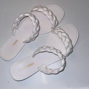 Fashion Nova  white Jelly sandals